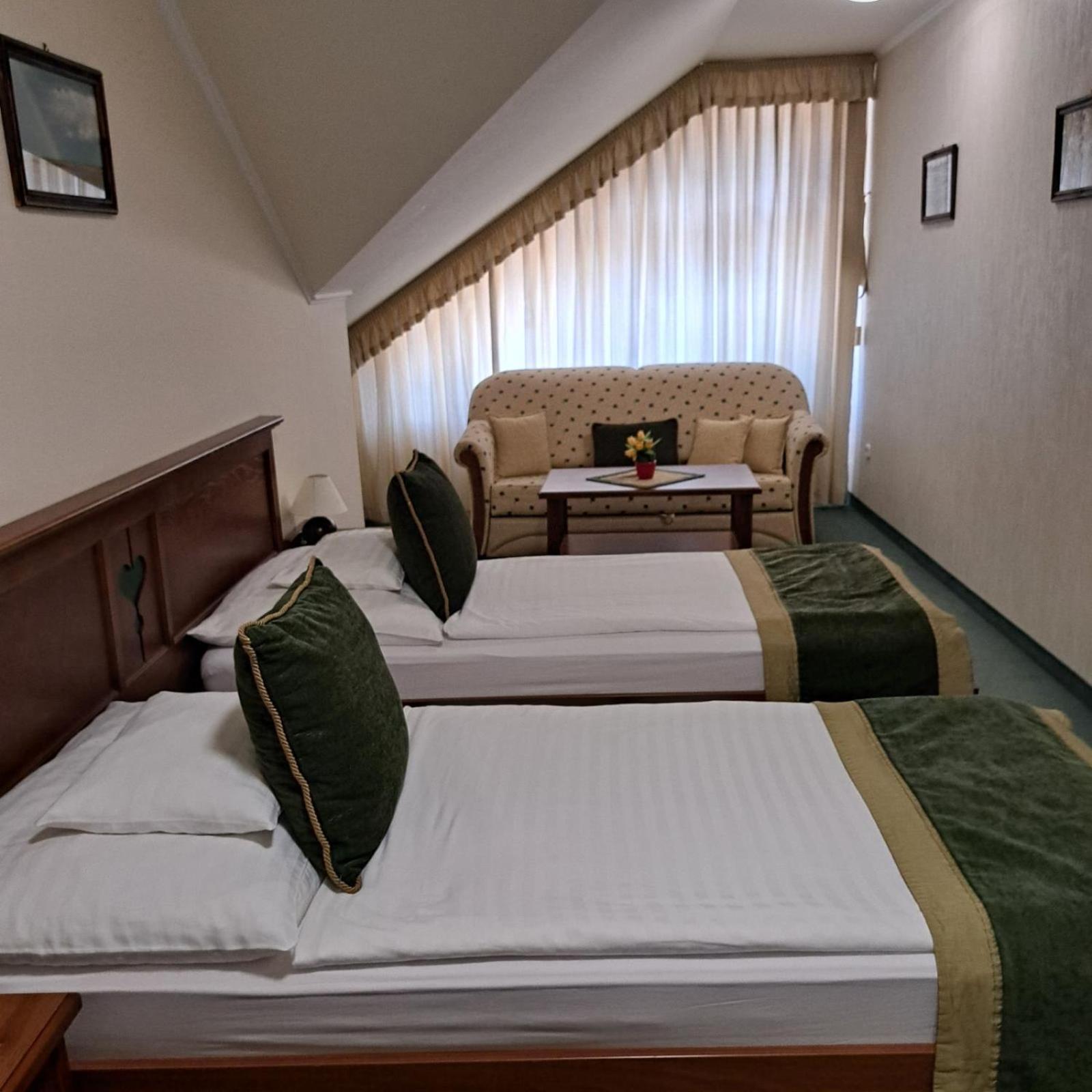 Bed and Breakfast Kigyosi Csarda & Panzio à Fulopszallas Extérieur photo